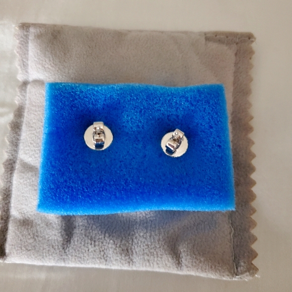 Earrings - Picture 2 of 3